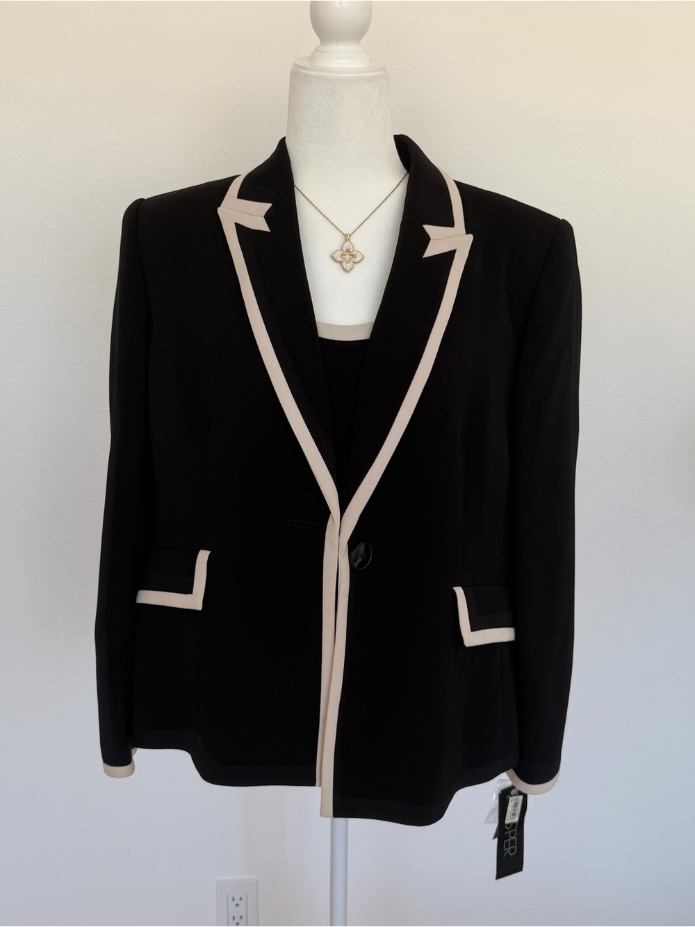 NWT Kasper Black & Cream Contrast Trim Blazer & Tank 3-Piece Suit Set 16P